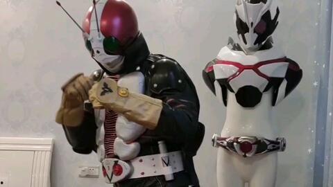 成人穿戴假面骑士皮套视频,穿越时空的勇敢冒险